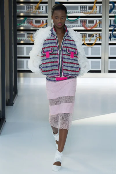 Look 14